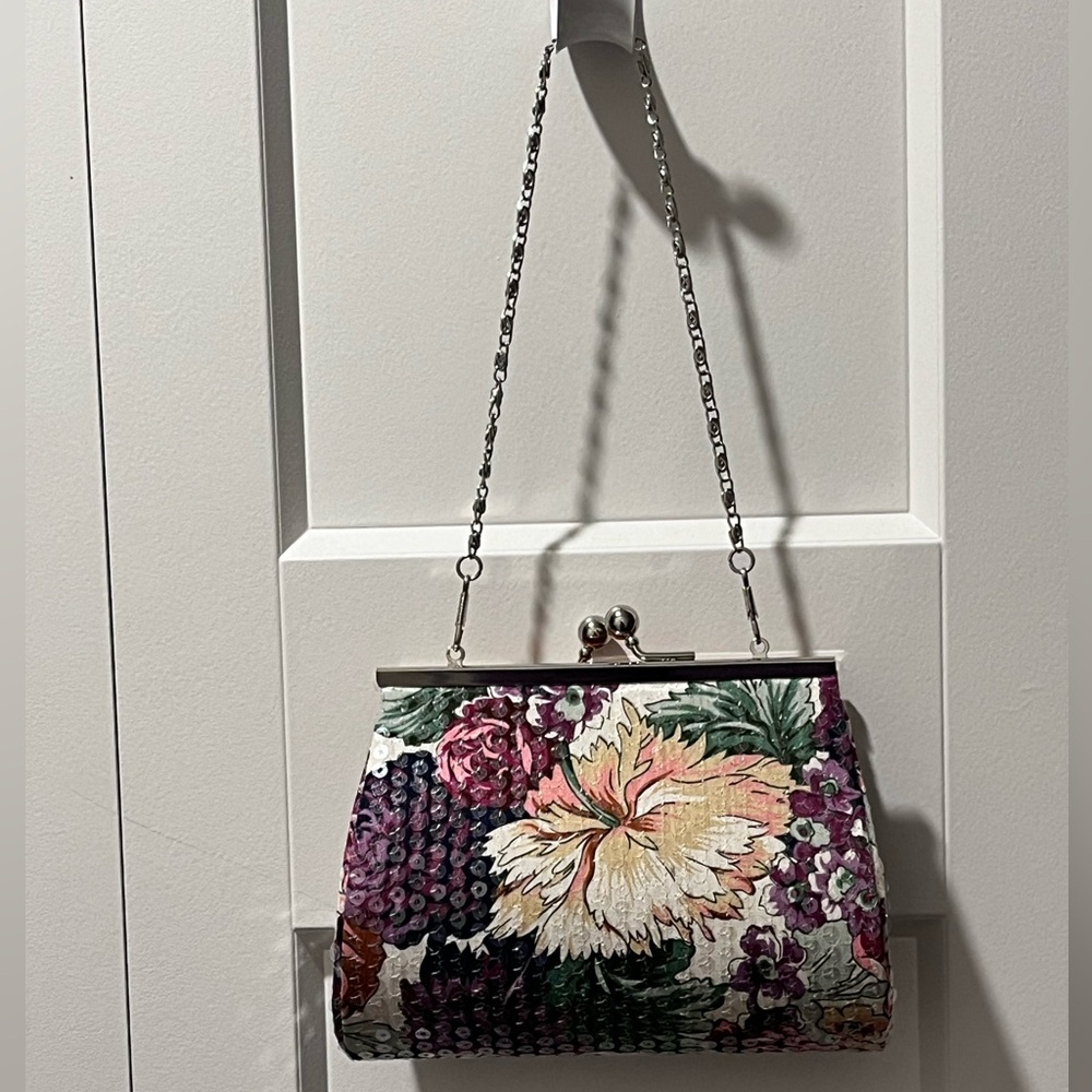 PRE-LOVED AUTHENTIC ‘DEPECHE MODE NEW YORK’ FLORAL SEQUINS DESIGN CLUTCH BAG.